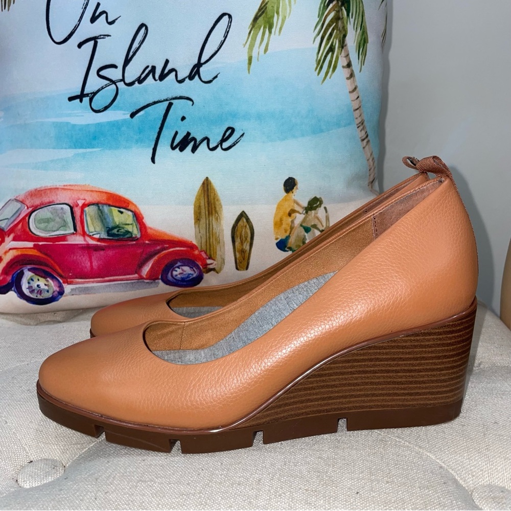 Betabrand Woman’S All Weather Wedge Heel In Hazel Leather  Size 7.5M - Picture 3 of 12